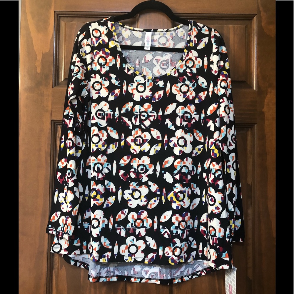 NWT LuLaRoe Lynnae Long Sleeve Printed Shirt